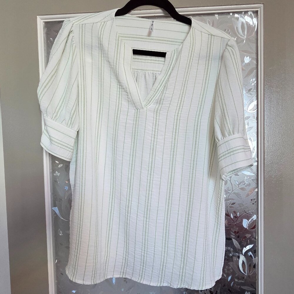 White blouse with green stripes and botton sleeves - size M